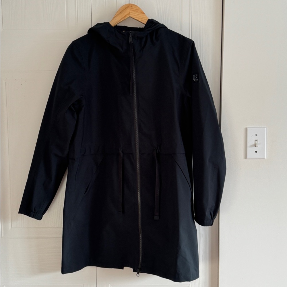 Lolë Piper Hooded Raincoat - Black